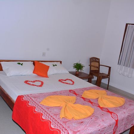 Pleasant Park Holiday Inn Trincomalee Exterior foto