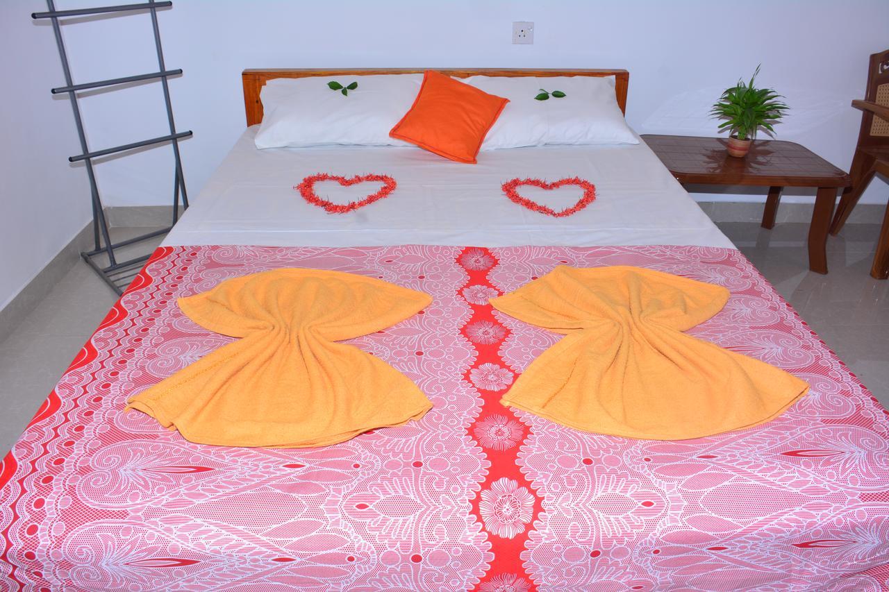 Pleasant Park Holiday Inn Trincomalee Exterior foto